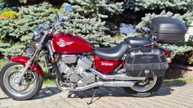 Honda VF 750 C Magna - TOP stav 18.000 km