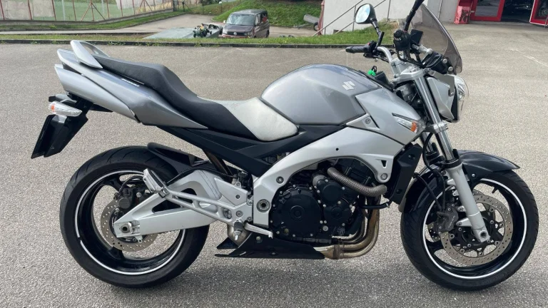 Suzuki GSR 600 2006