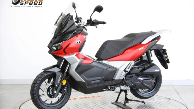 Voge SR 125 | Nový skútr