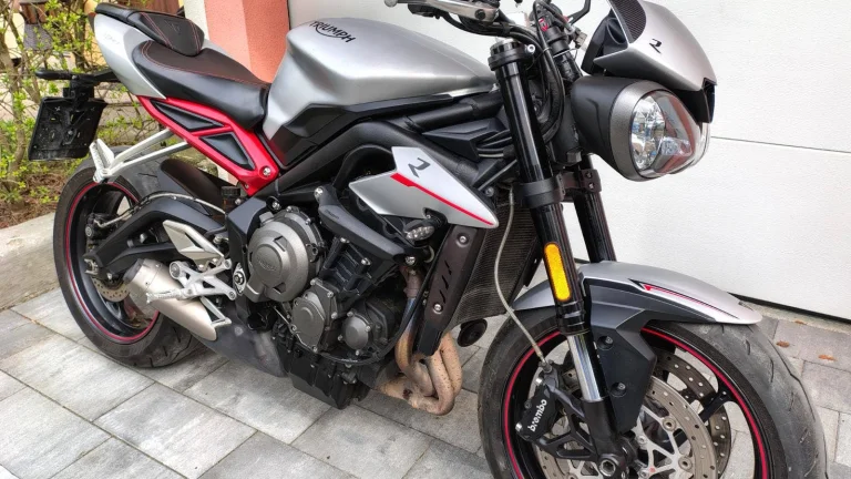 Triumph Street Triple 765 R