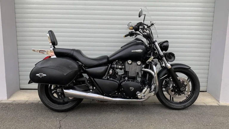 Triumph Thunderbird Storm SUPER STAV