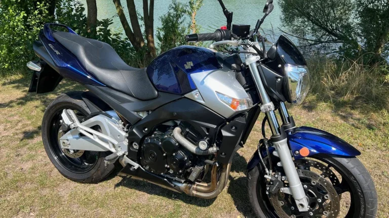 Suzuki GSR 600