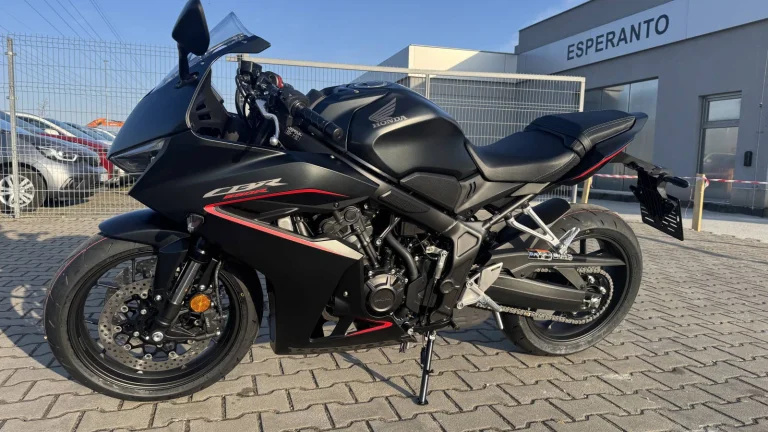 Honda CBR 650 R e-clutch | Nový motocykl