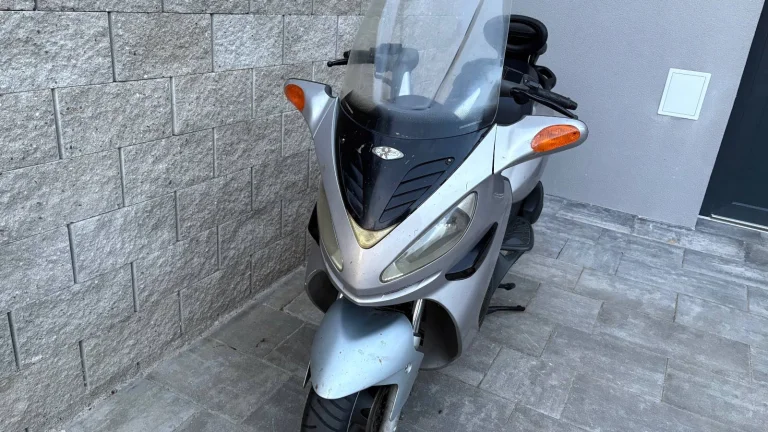 Malaguti Madison 250 (Yamaha x-Max 250)