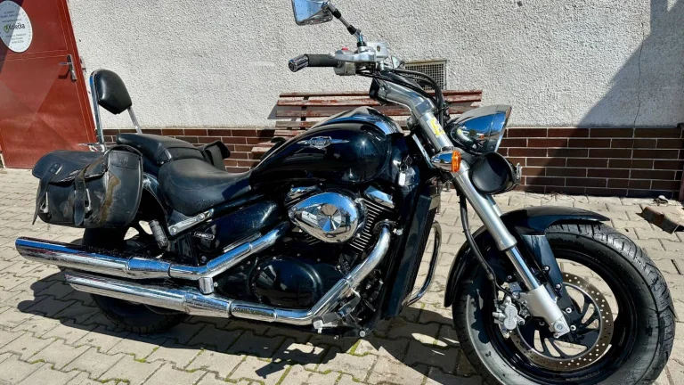 Suzuki Intruder M 800 původ CZ odpočet DPH pouze 15tis km