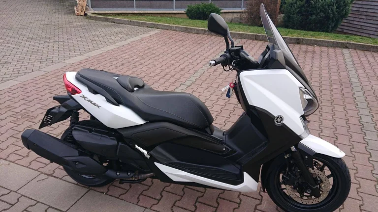 Yamaha X-Max 400