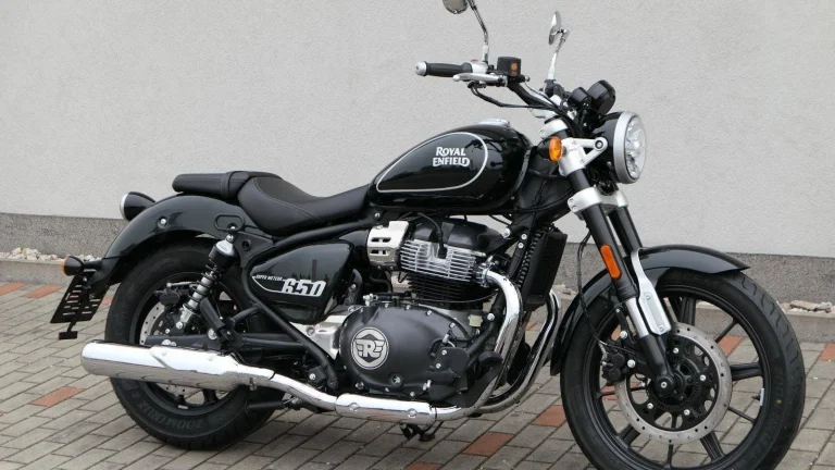 Royal Enfield Super Meteor 650 Astral Green ( odpočet DPH ) | Nový motocykl