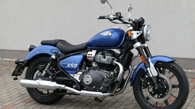 Royal Enfield Super Meteor 650 Astral Blue ( odpočet DPH ) | Nový motocykl
