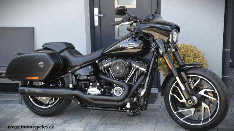 Harley-Davidson FLSB Softail Sport Glide 107 1.majitel / odp.DPH