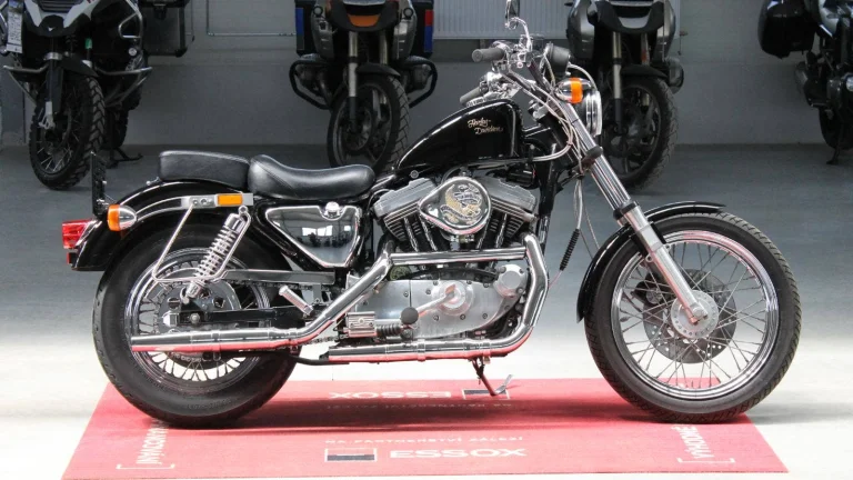 Harley-Davidson Sportster 883 Custom