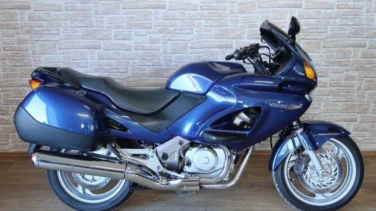 Honda NT 650 Deauville nádherný kus, po velkém servisu
