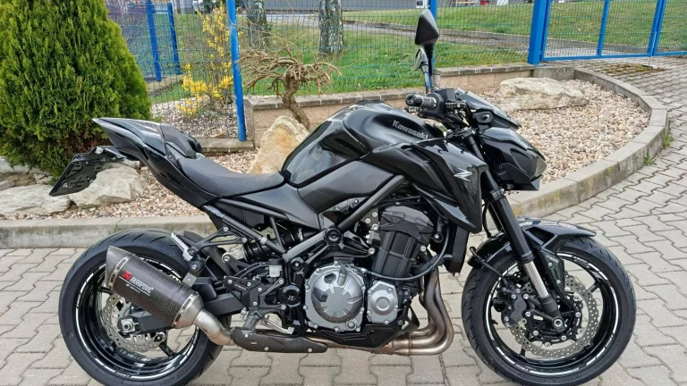 Kawasaki Z 900 BARRACUDA DESING AKRAPOVIČ