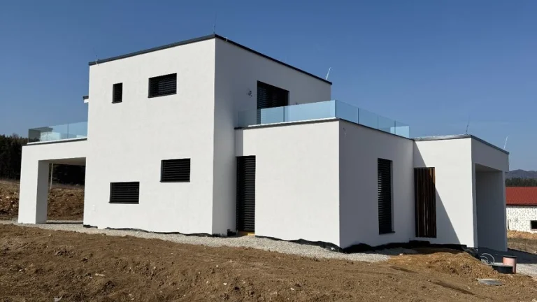 Exkluzívny predaj luxusného rodinného domu - Banská Bystrica