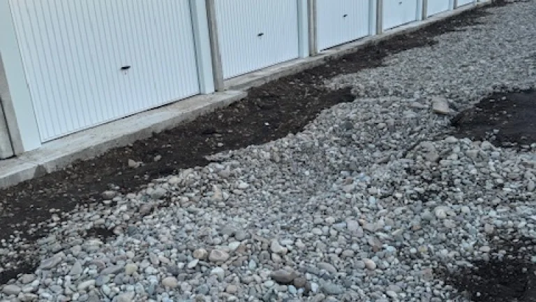 Novostavba garáží na predaj - SEREĎ