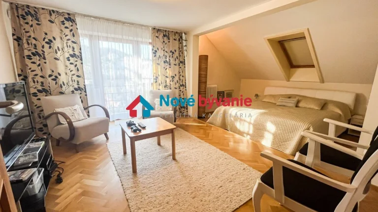Kompletne zariadená 6-izbová rodinná vila, bazén, veľká záhr