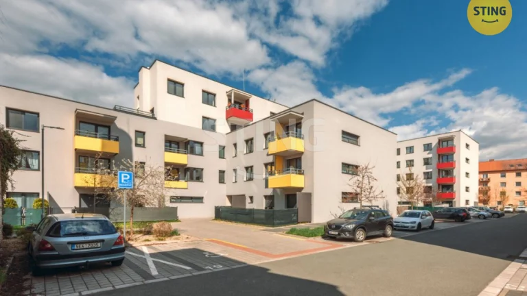 Prodej bytu 3+kk s balkónem v Pardubicích (ul. Bratr, 132183