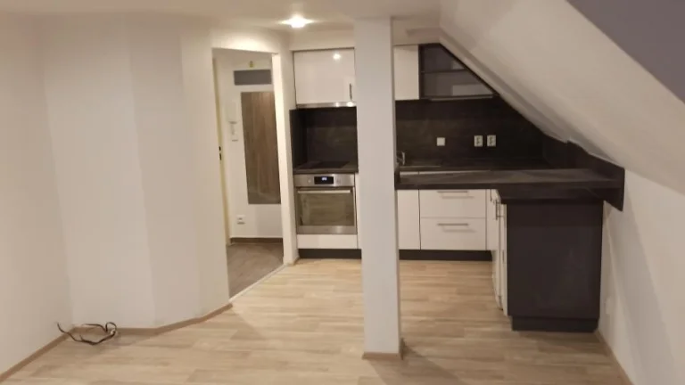 2+KK podkrovní, 1. patro, Centrum Rokycany - pronájem