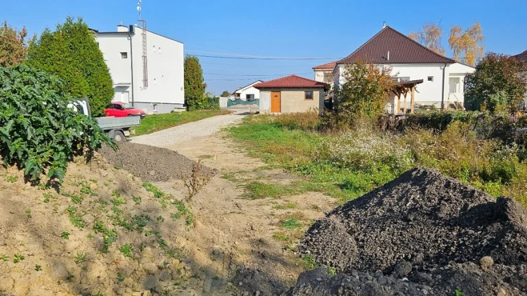 Predam stavebny pozemok Trnovec nad Vahom