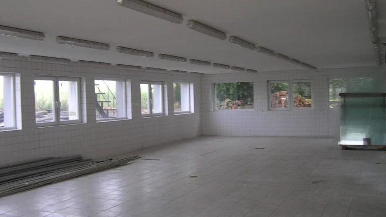 PREDAJ- Výrobný a skladový objekt 736 m2, Neverice