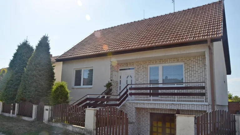 Predaj - rodinný dom - Zlaté Moravce