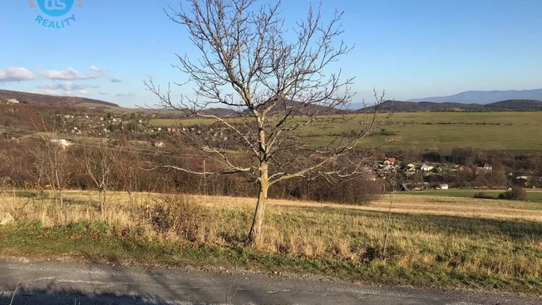 Pre milovníkov života v súlade s prírodou na predaj pozemok