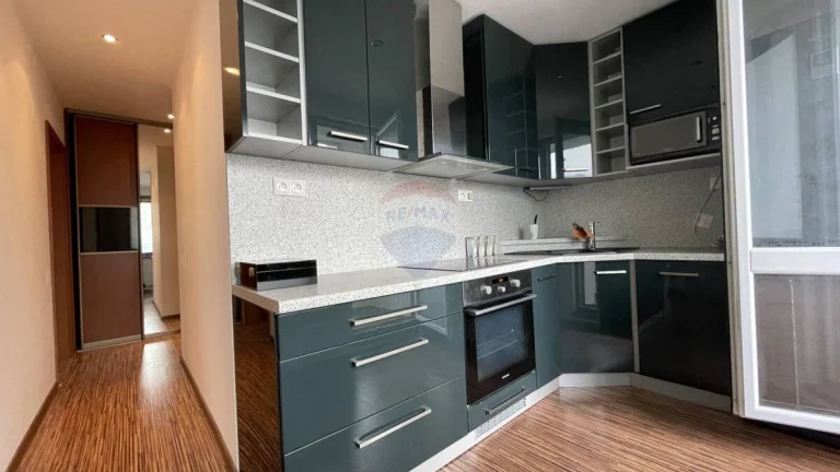 Na prenájom byt Trstená (prenájom 3-izbový byt s balkónom)