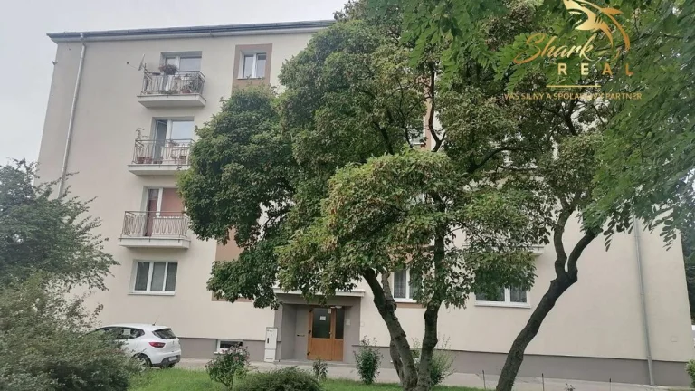 Na predaj priestranný slnečný 3-izbový byt na Krajinskej uli