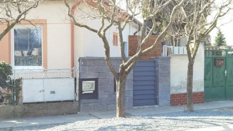 Rodinný dom s dvoma bytovými jednotkami Váhovce