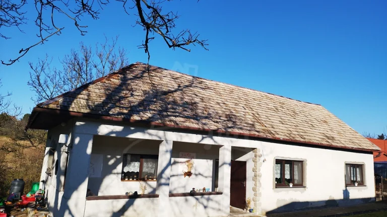 Lukratívna ponuka na dom s letnou kuchyňou a ovocným sadom