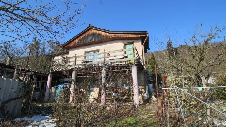 chata 33m2 s pozemkem 624 m2, Beroun město