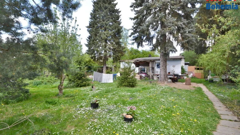 Exkluzivně, prodej stavebního pozemku 900m2 s chatou, Kameni