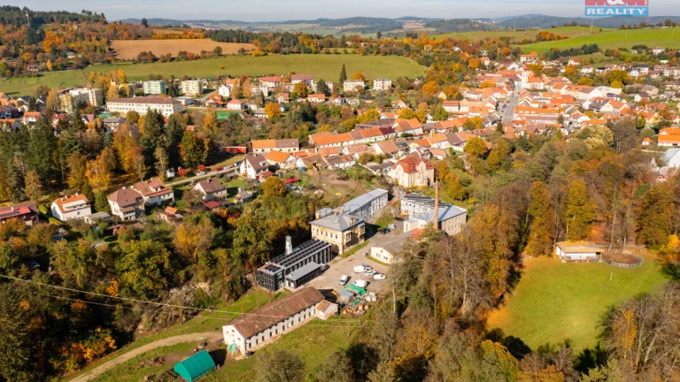 Prodej výrobního objektu, 4900 m², Husinec, ul. Mikulášova