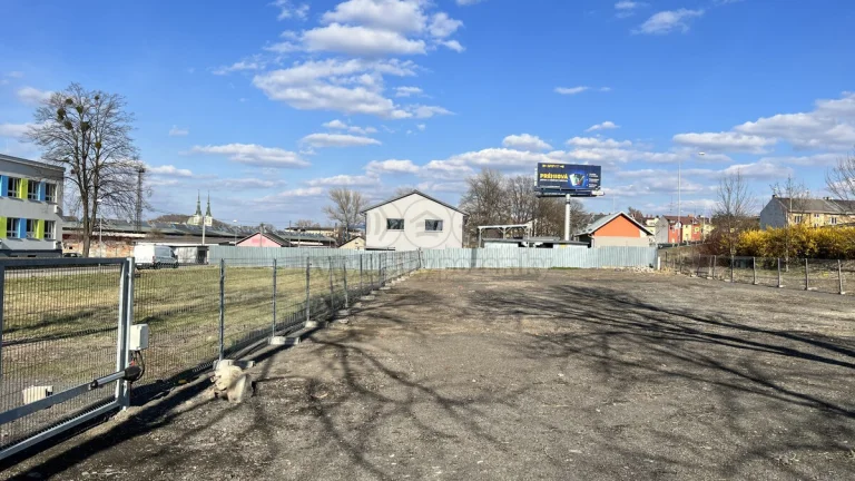 Pronájem komerčního pozemku, 1800 m², Ostrava