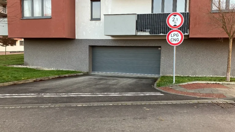 Pronájem garážového stání 12 m² Olomouc, Aloise Rašína 336