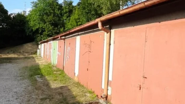 Pronájem garáže/skladu Jihlava ul. Rošického