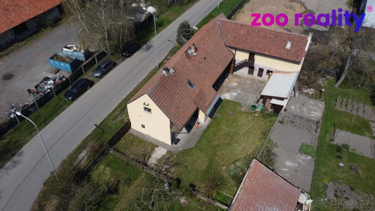 Prodej domu 4+1, stodola, zahrada,900 m2, Horní Ročov u Loun