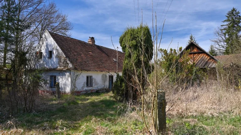 Dům/chalupa s velkou zahradou (1675m2) k rekonstrukci
