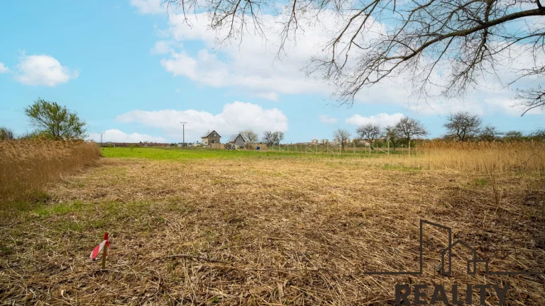 POZEMEK PŘÍMĚTICE 1 369,5 m² S PROJEKTEM NA DŮM - C