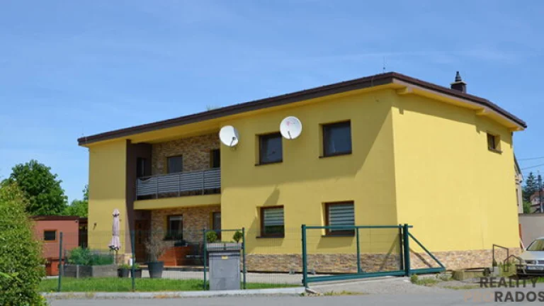 Prodej komerční nemovitosti – dva pronajaté byty 3+1