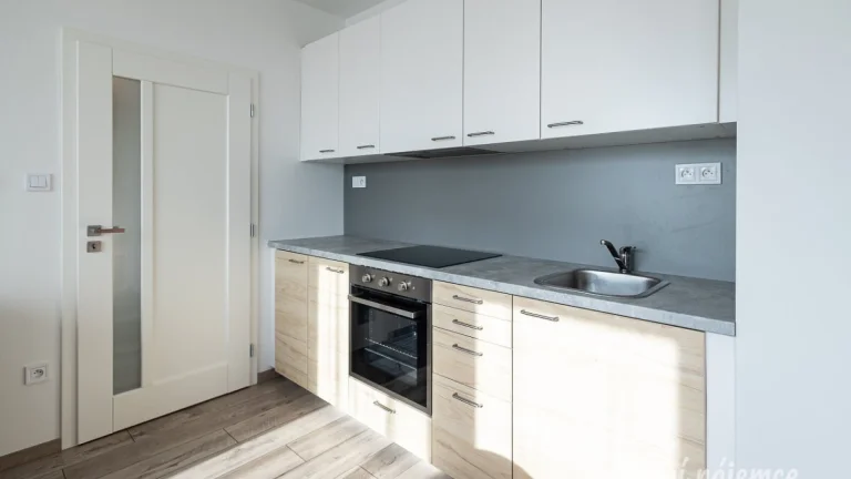 Pronájem bytu 2+kk, Limuzská, Strašnice, 50 m2