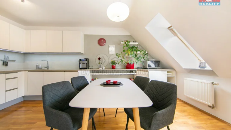 Prodej bytu 5+kk, 164 m², ul. Na Rokytce, Praha