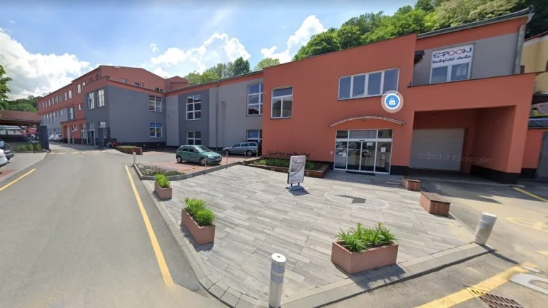PRONÁJEM KANCELÁŘ - 12,15m2
