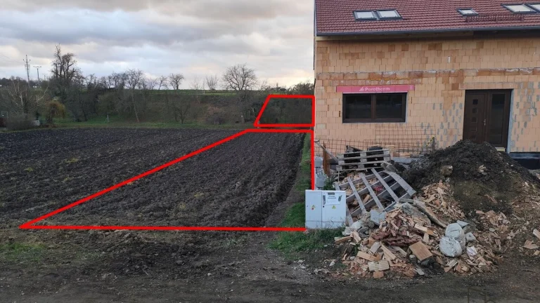 Stavební pozemek 598 m2 a rekreační 193 m2