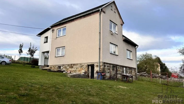 Prodej rodinného domu 188 m², pozemek 798 m²