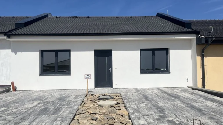Prodej RD 3+kk v obci Kravsko za 5 899 999Kč. ZLEVNĚNO