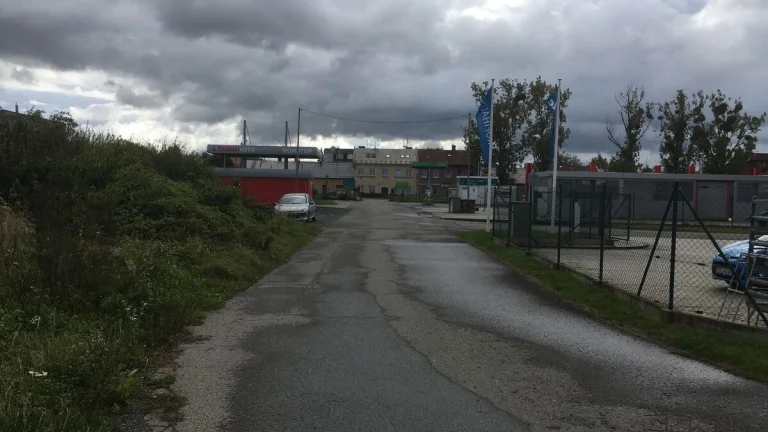 Komerční pozemek k výstavbě haly či obchodního centra Šenov