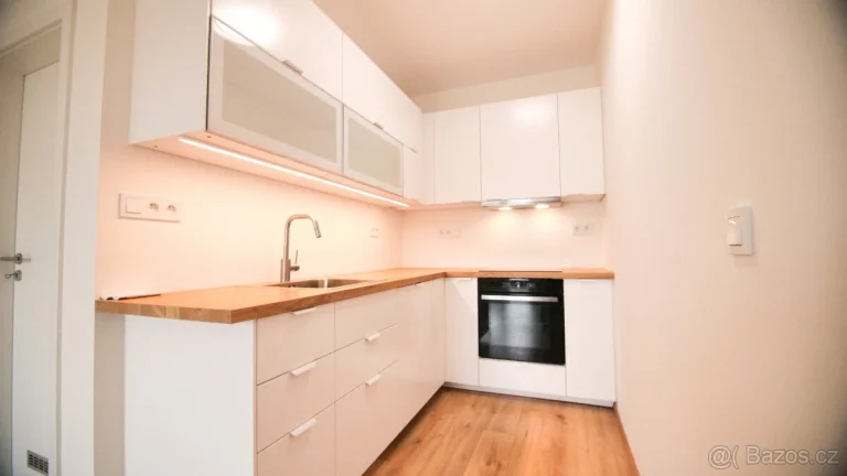 PRODEJ BYTU 3+KK 75m² S GARÁŽÍ - PRAHA 22 UHŘÍNĚVES