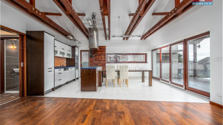 Prodej rodinného domu, 272 m², Jeneč, ul. Západní
