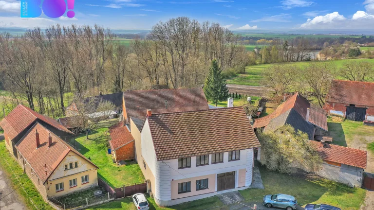Prodej rodinného domu 5+1, 1 630 m², Mentour - Chroustovice