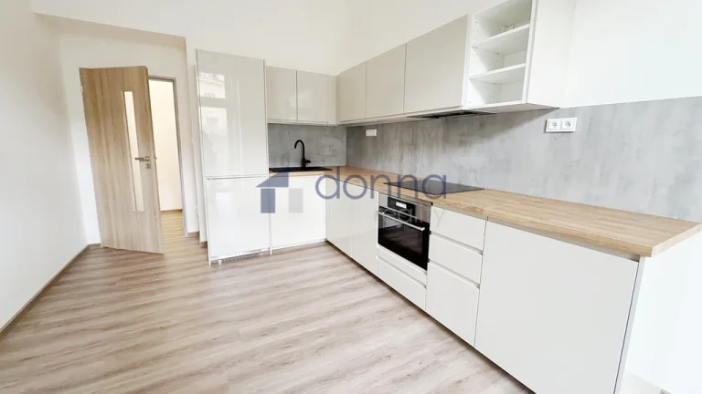 Pronájem bytu 2+kk, 44m², ul. Sinkulova, Praha 4 - Nusle, no